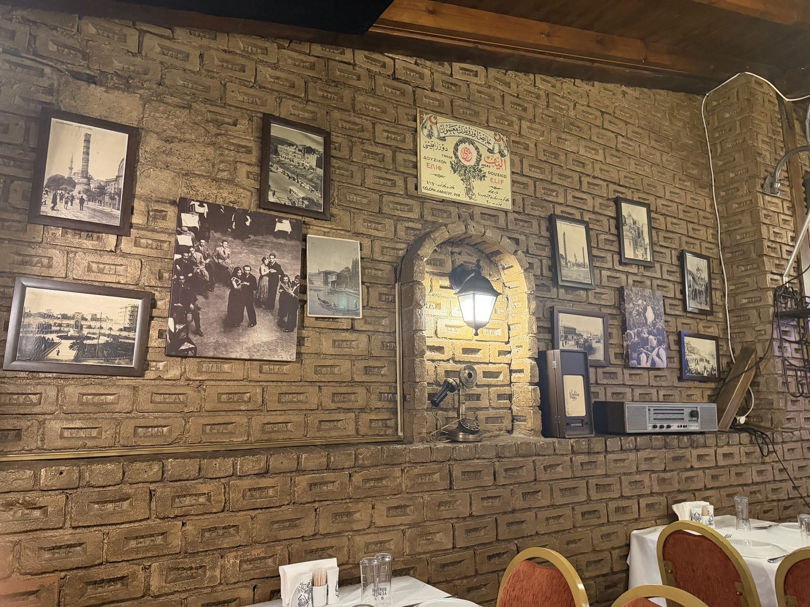 Piraye Taş Plak Meyhanesi