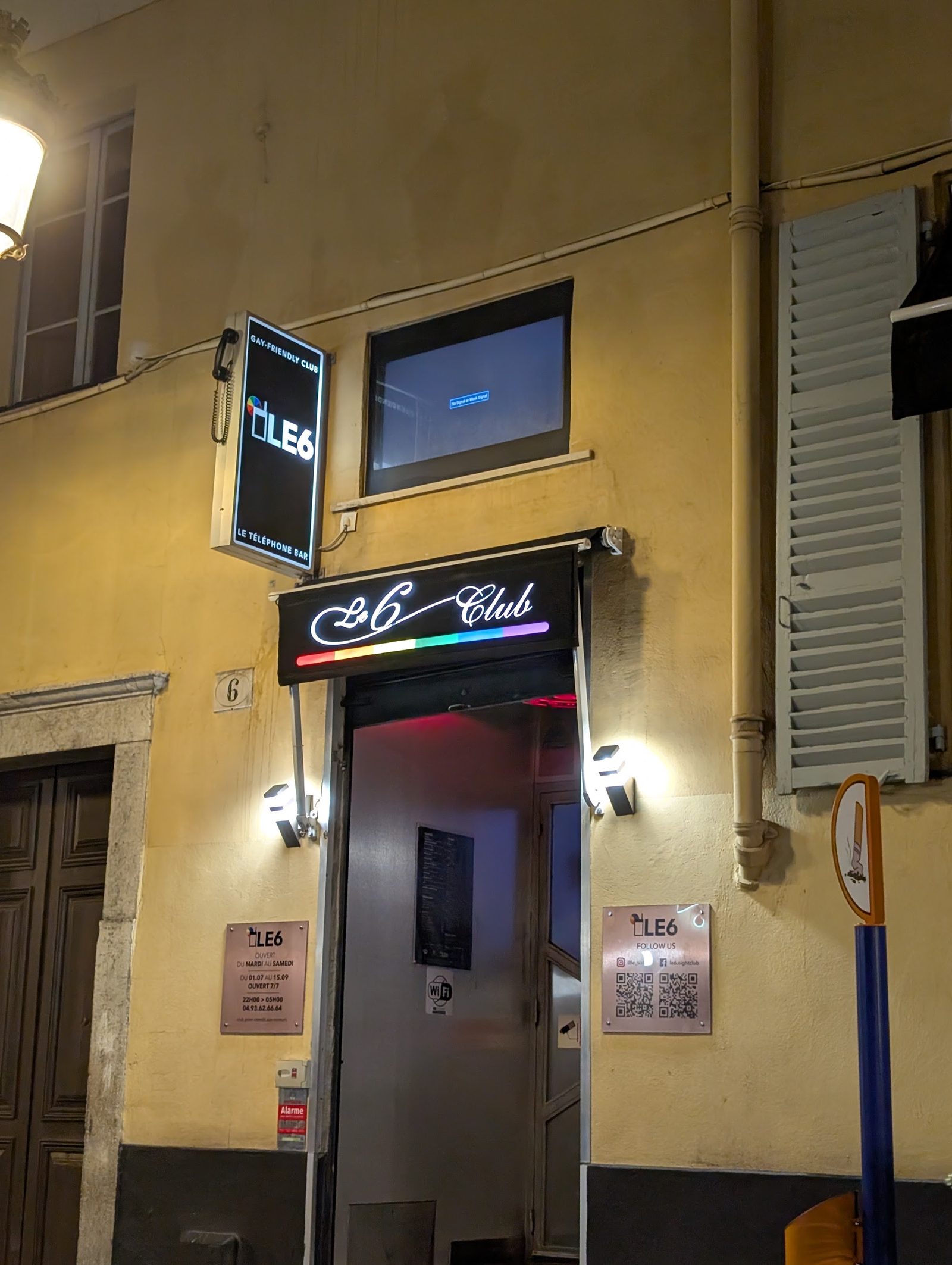 Le Six