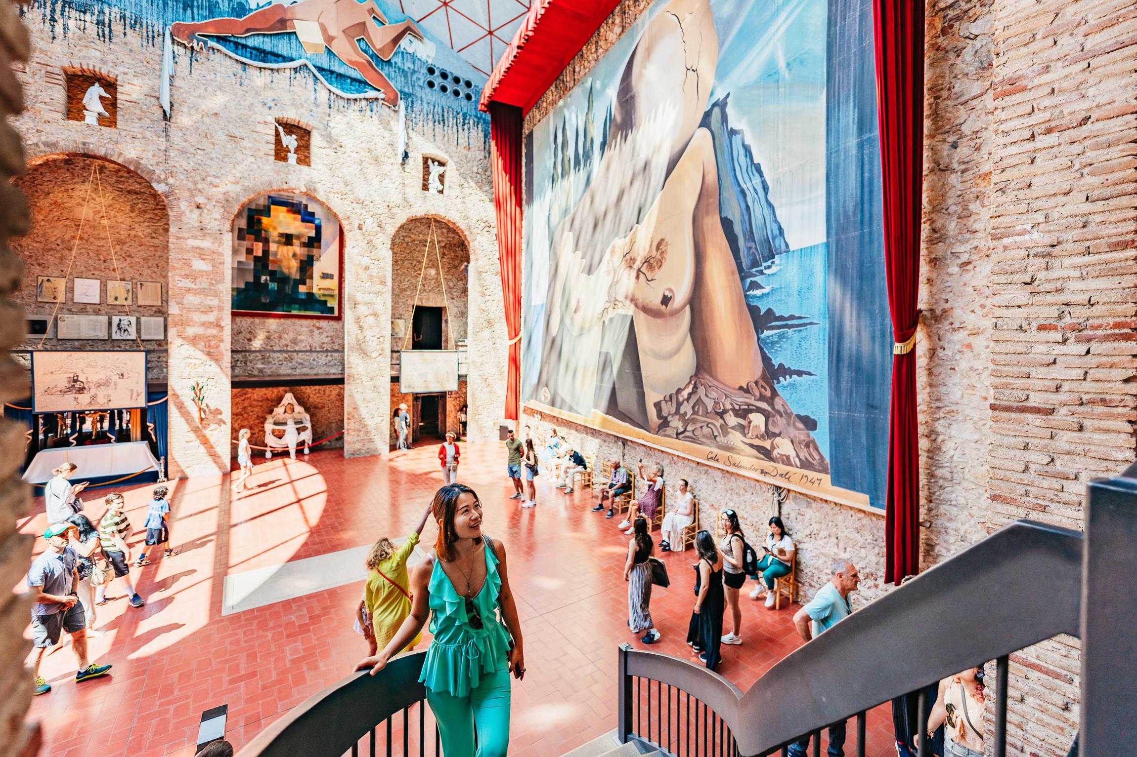 Dali Museum, House and Cadaques Guided Tour