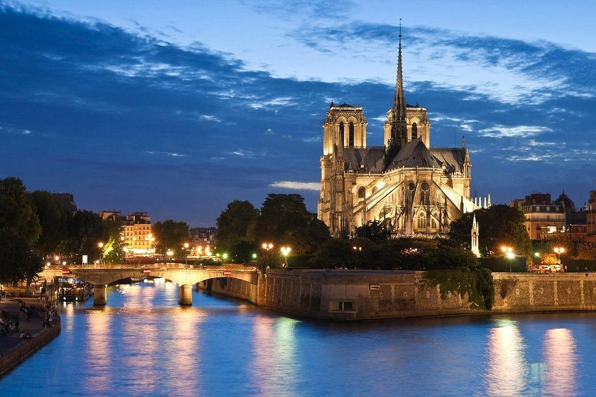 Seine River cruise with bistro