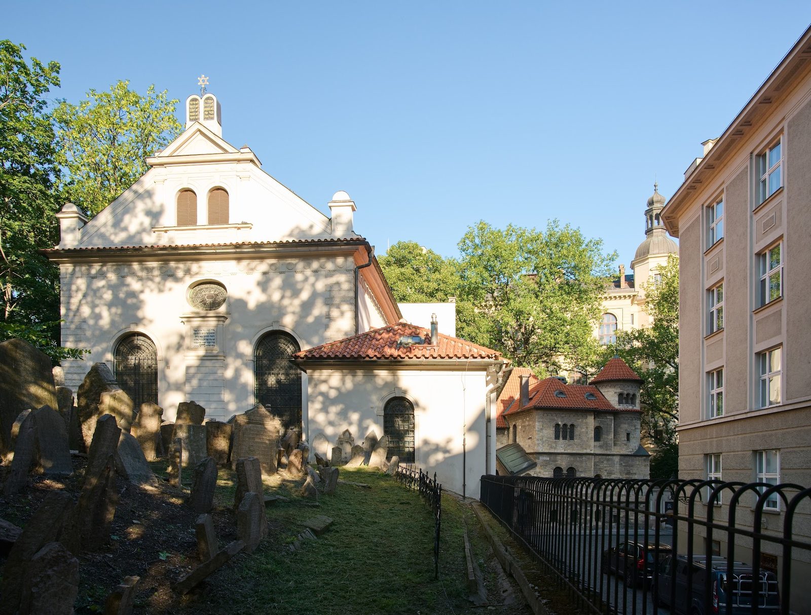 Old Jewish Cemetery | Prague
