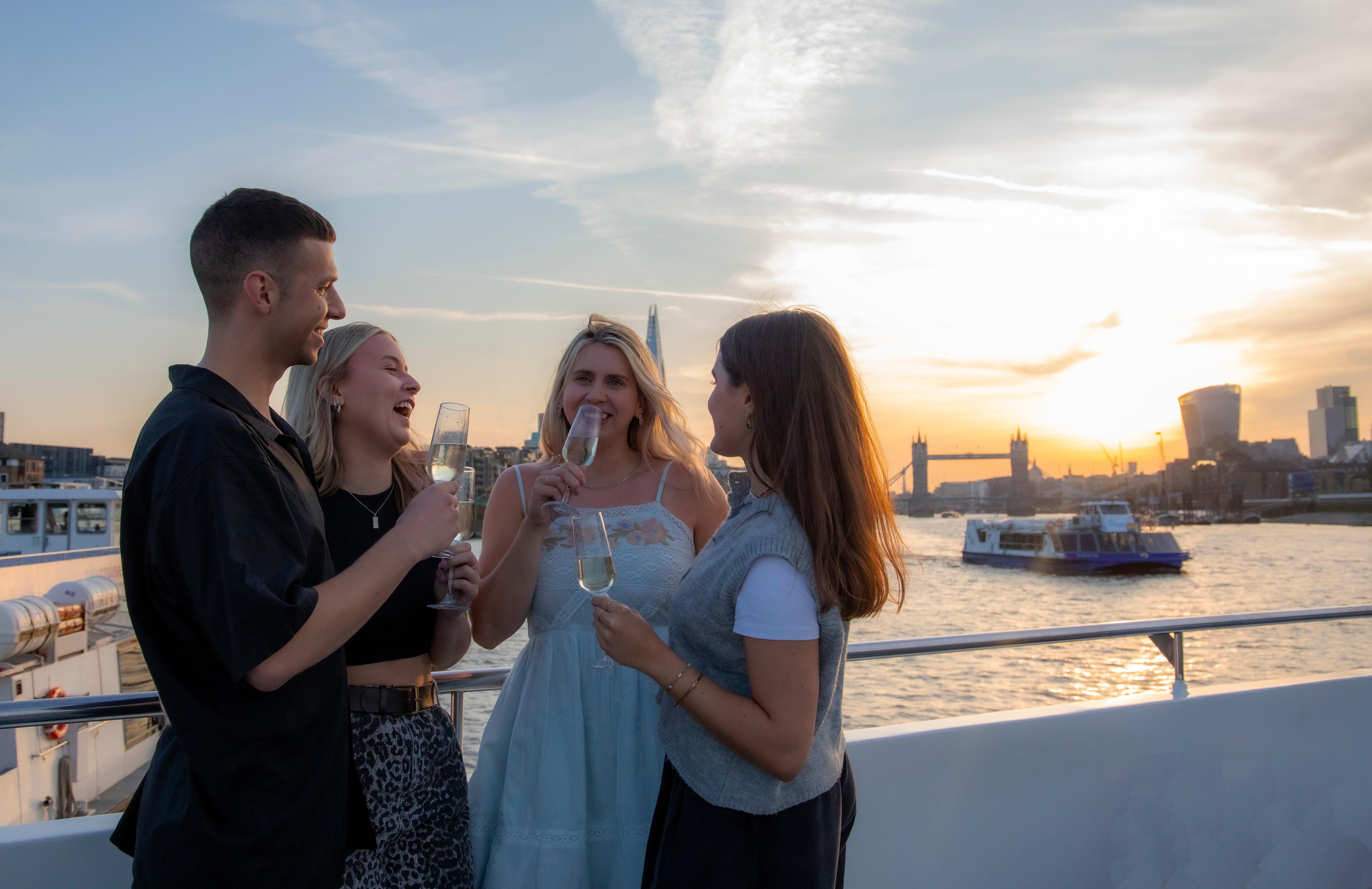 River Thames Evening Cruise with Bubbly and Canapés
