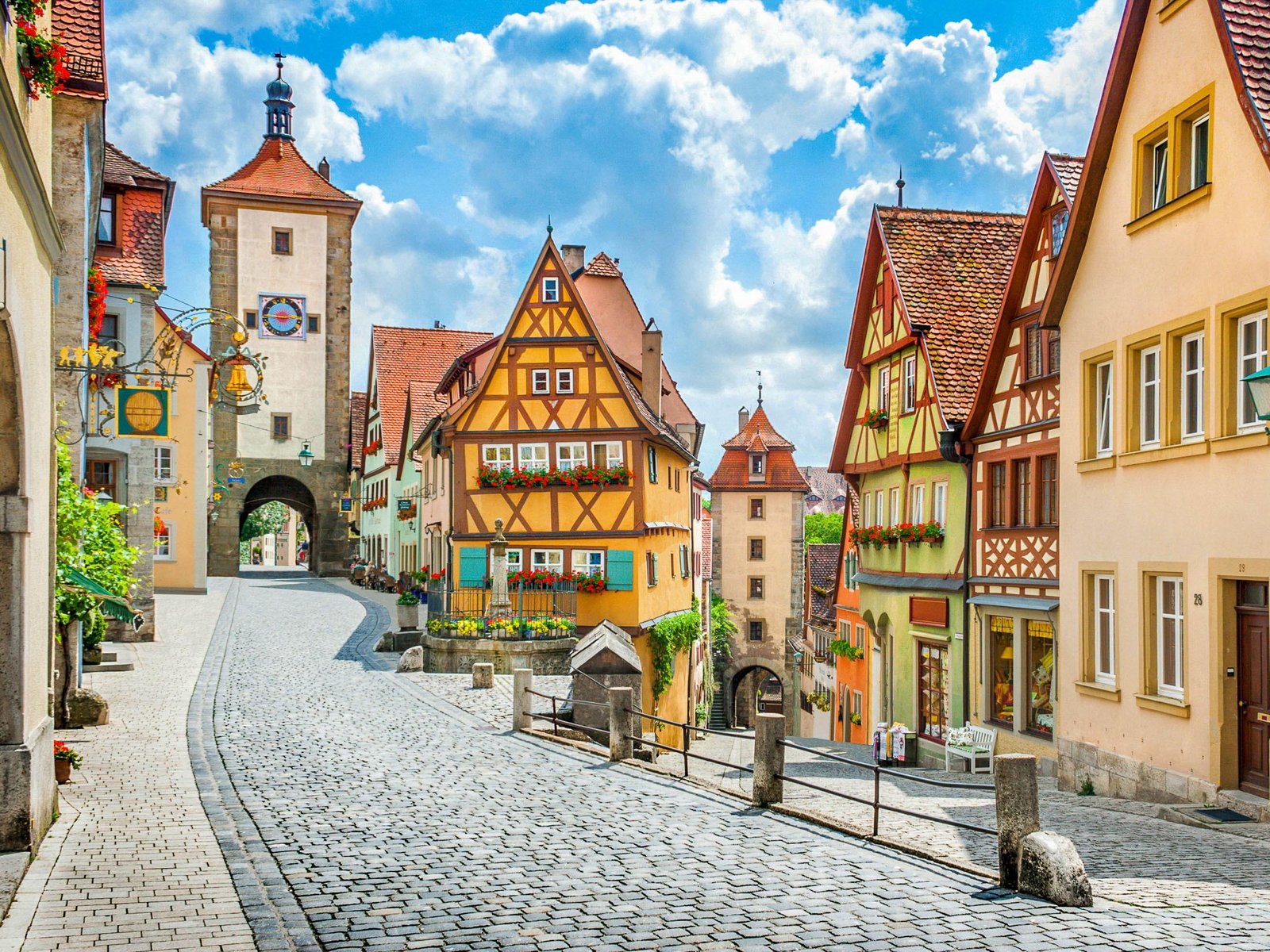 Rothenburg and Romantic Road Day Trip by Bus