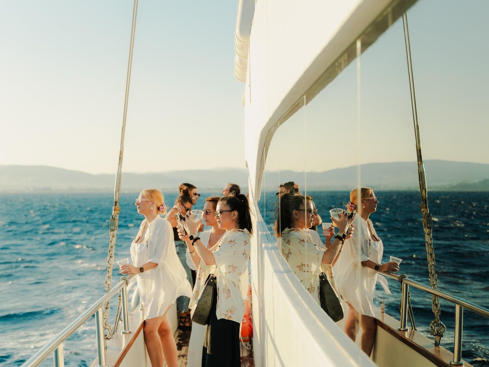 Luxury Cruise to Agistri, Moni & Aegina with Lunch & Drinks