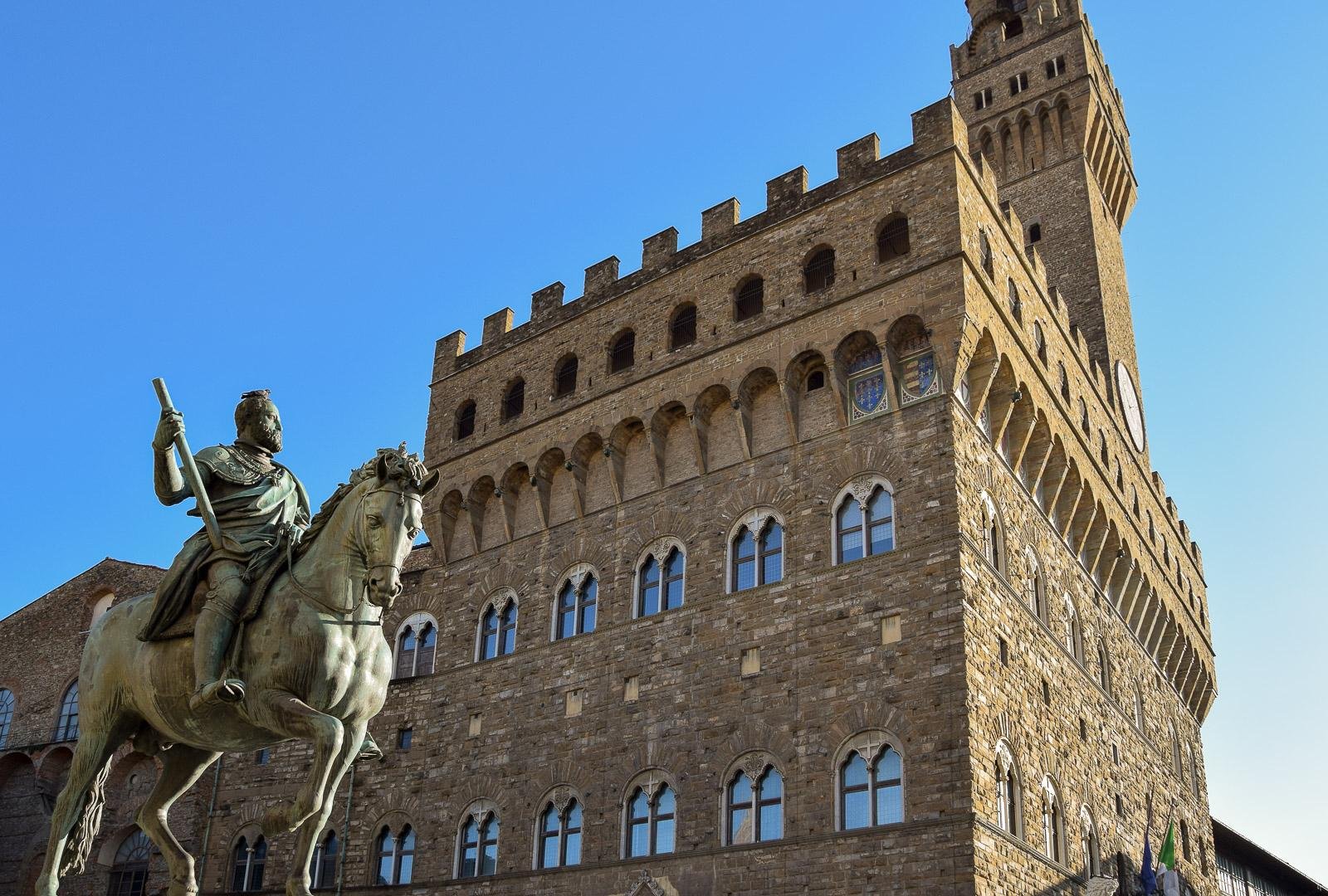 Guided Medici Tour Discover Mysteries & History