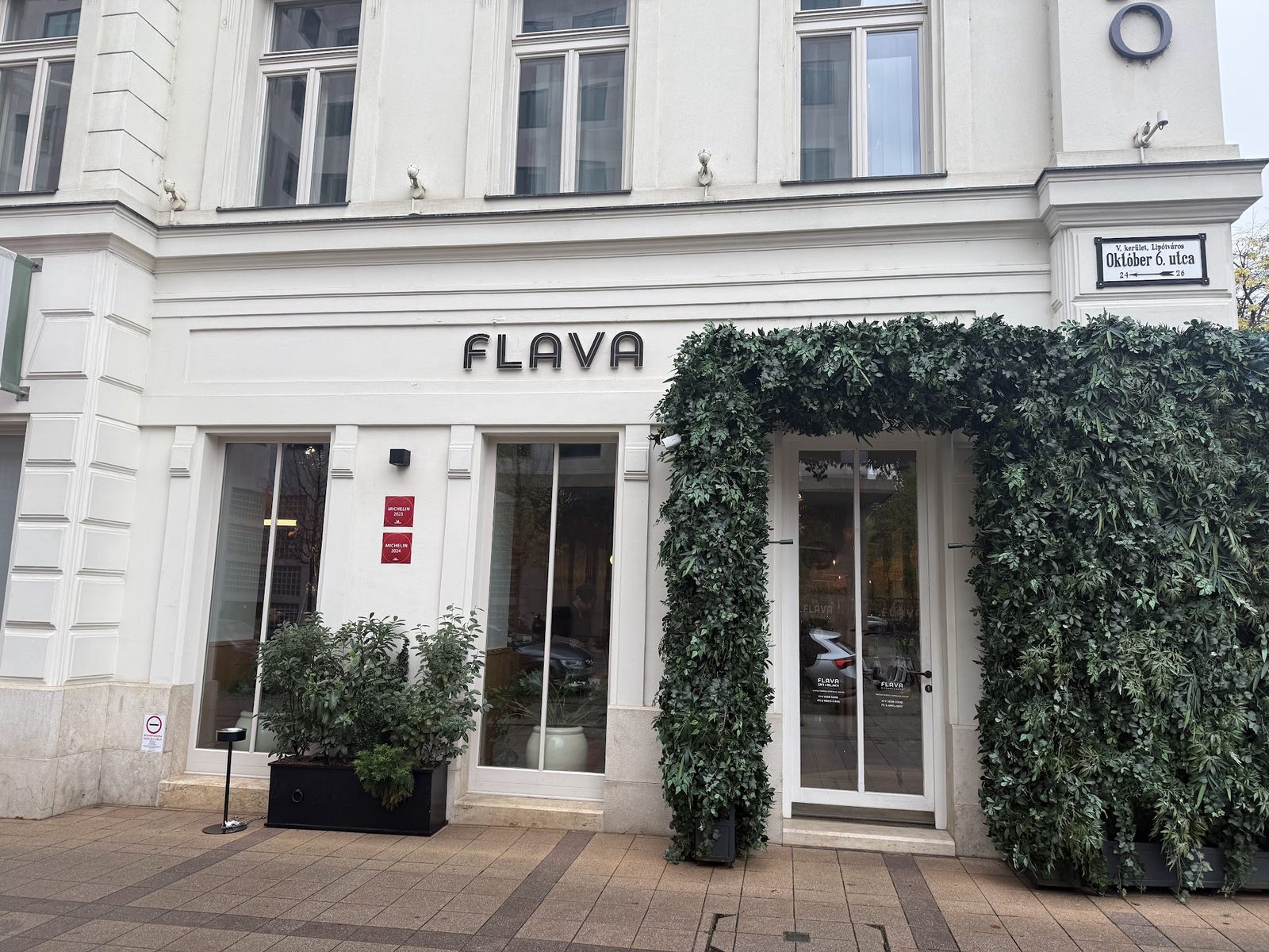 Flava Cafe & Brunch