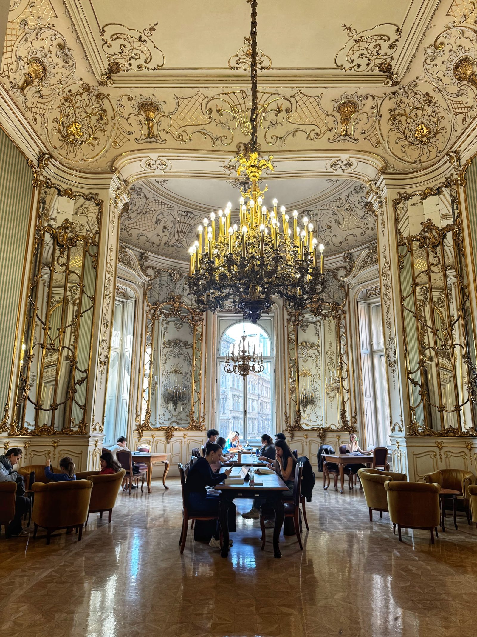 Metropolitan Ervin Szabó Library