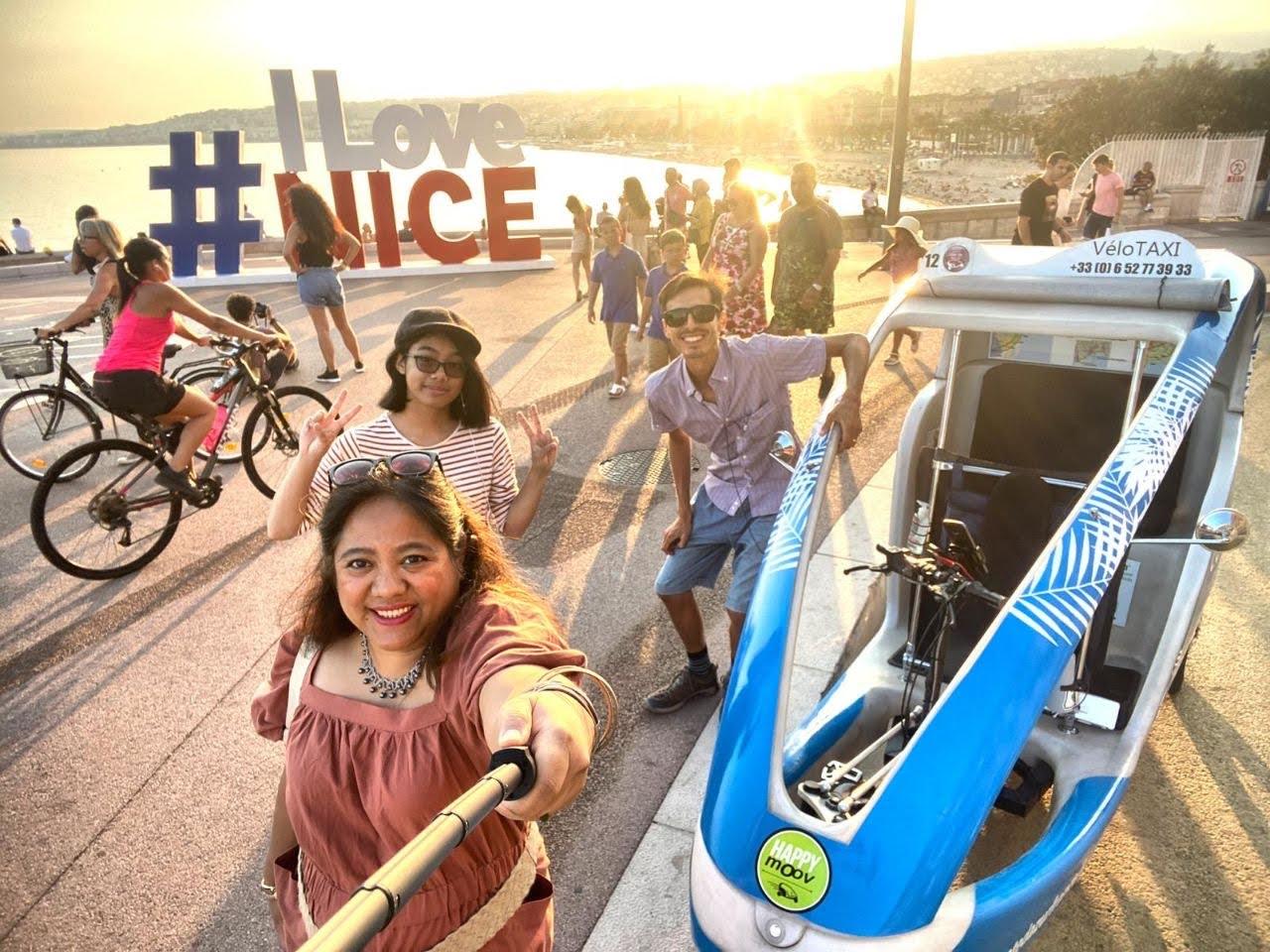 Private guided Tour by electric taxi bike