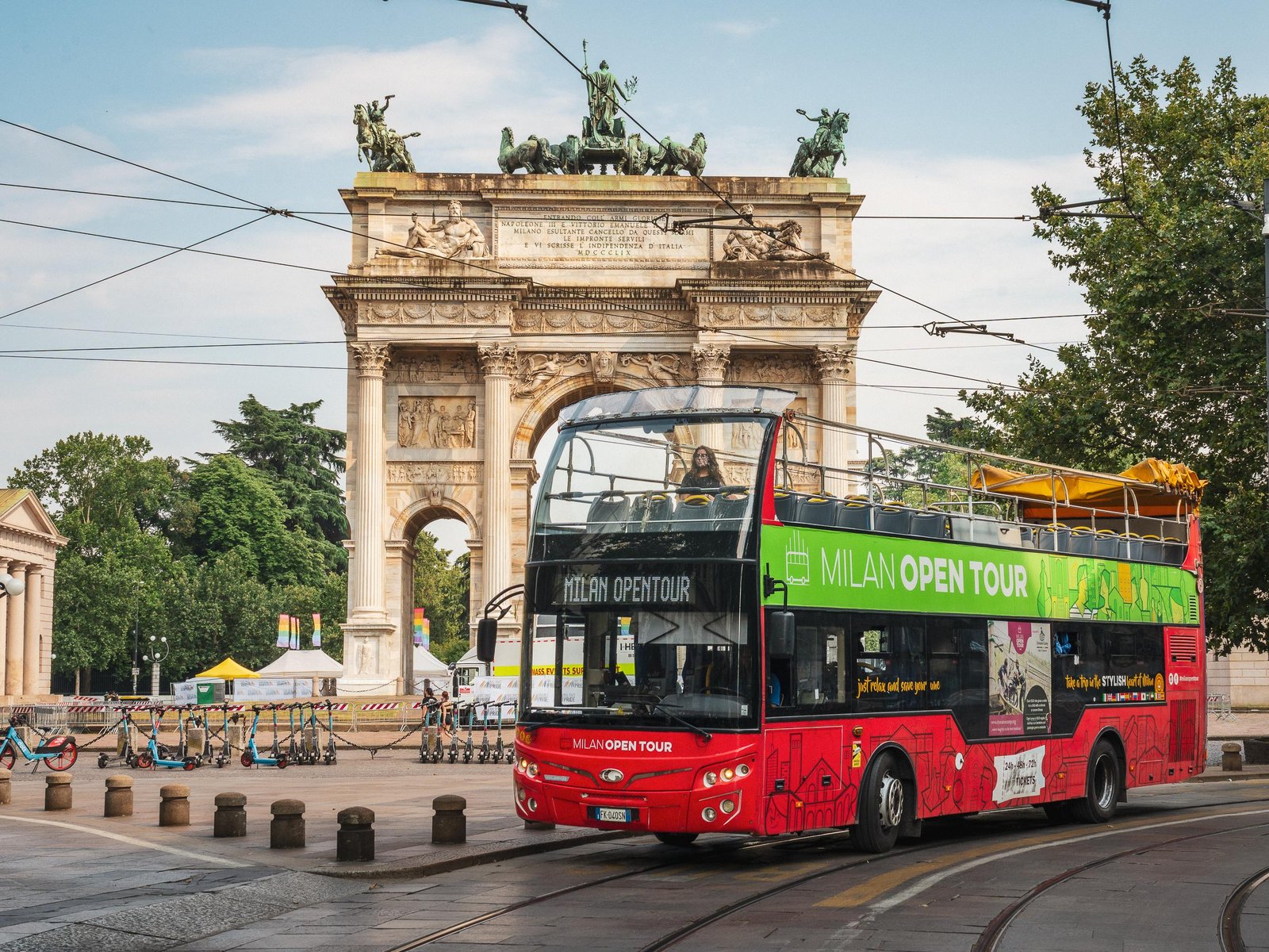 Hop-On Hop-Off Bus Tour