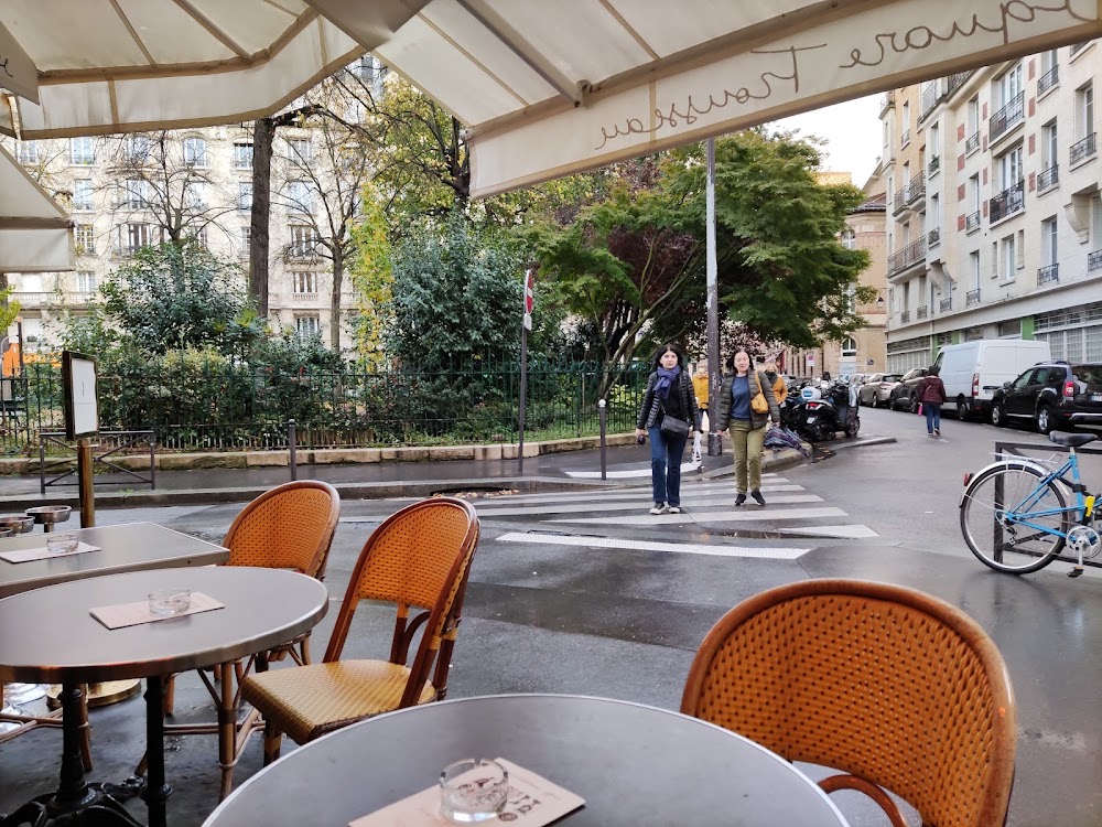 Le Square Trousseau