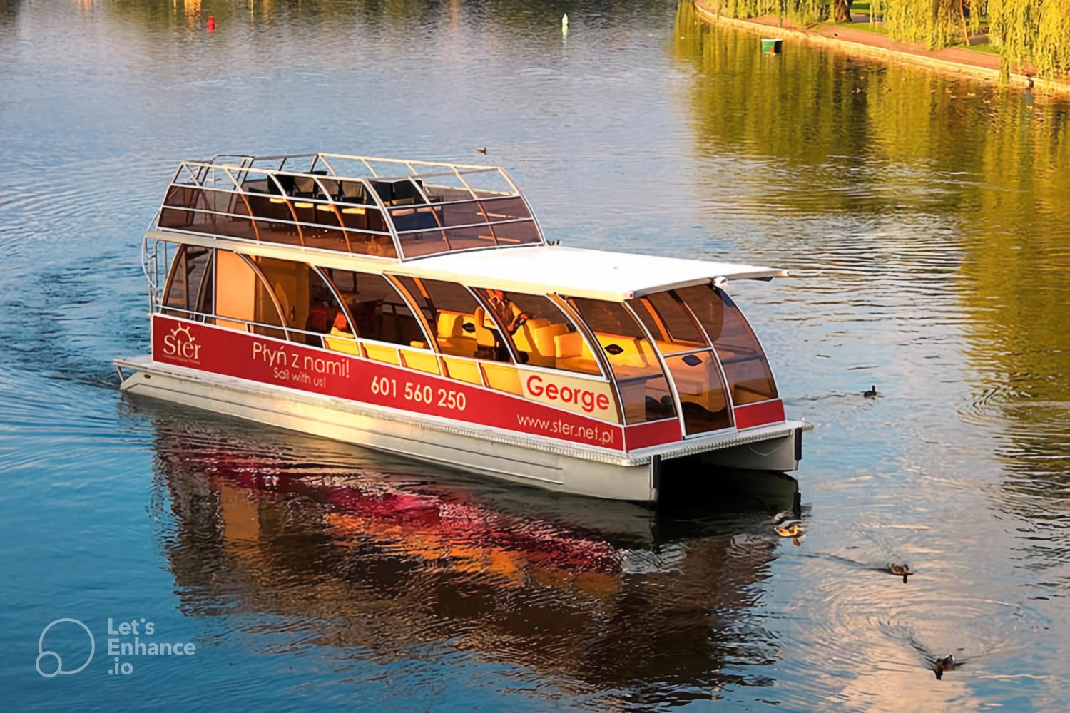 Day or Night Vistula River Cruise with Audio Guide
