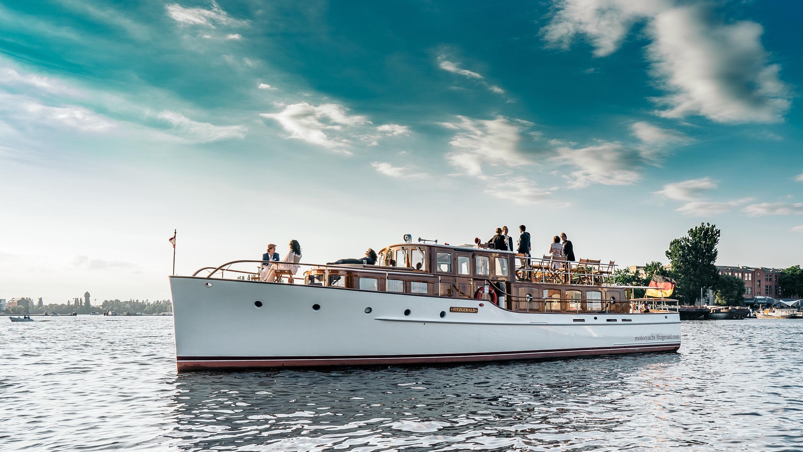 Evening Yacht Cruise with Aperitif