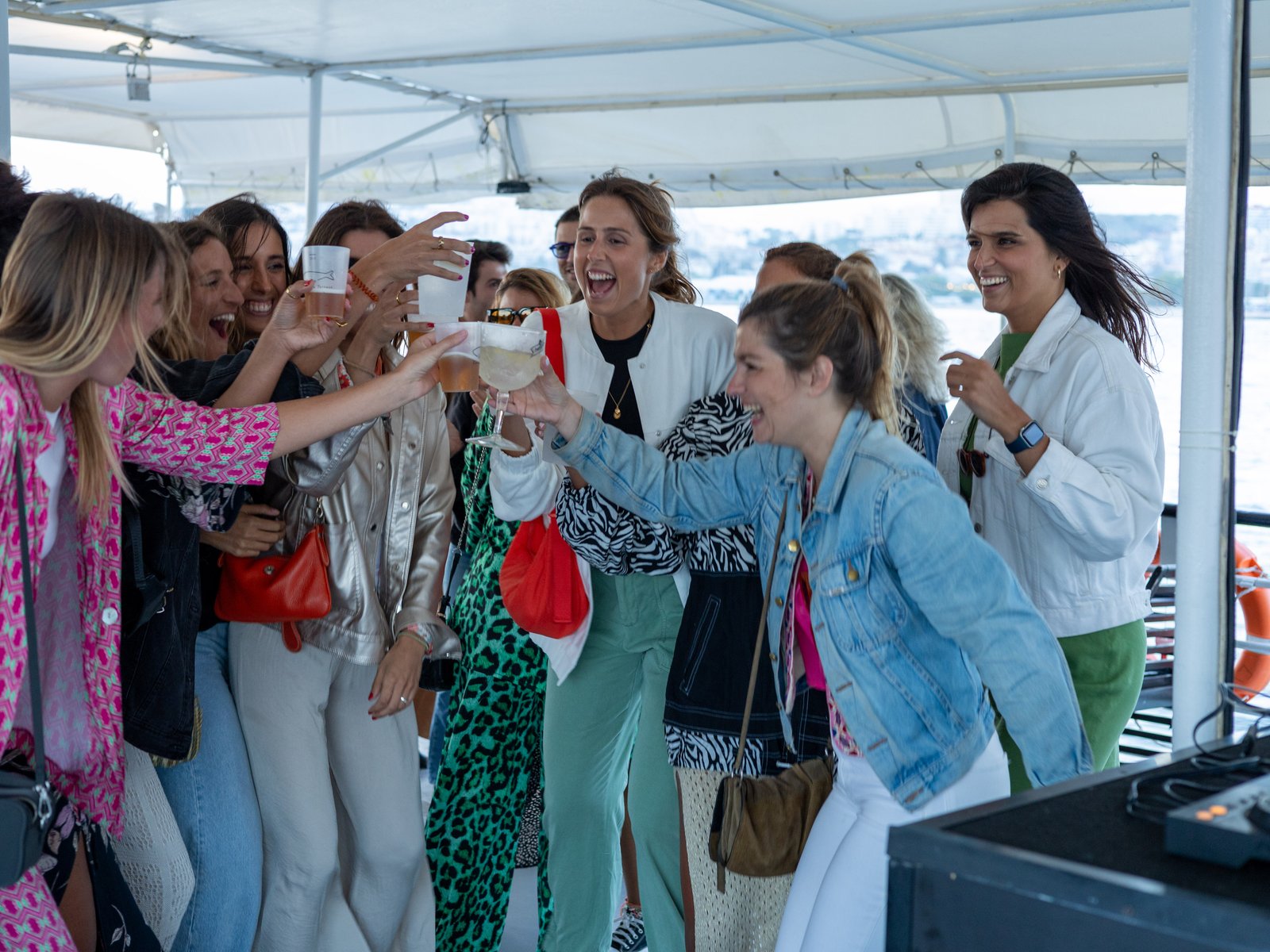 Sunset Boat Tour with music and free welcome drink