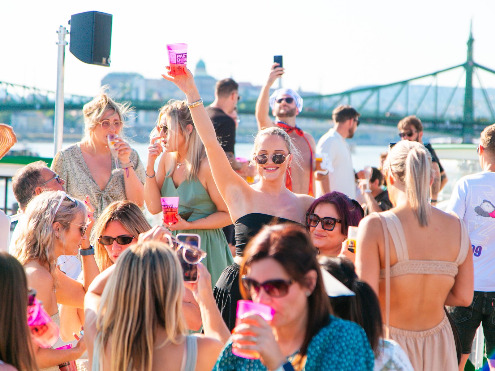 Sightseeing River Cruise with Unlimited Cocktails