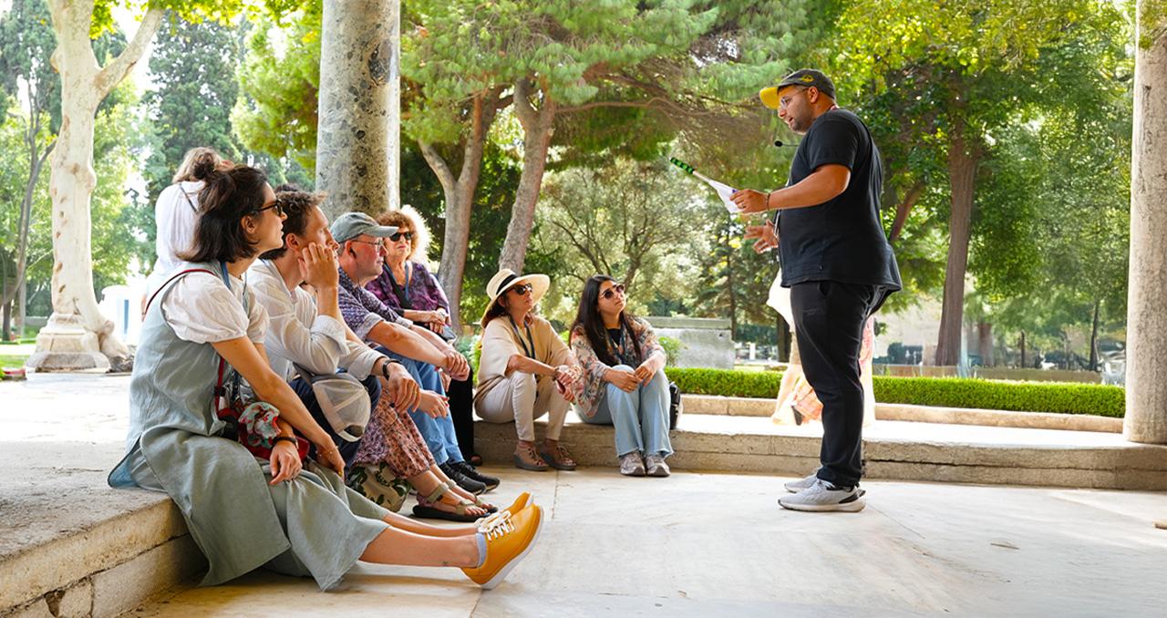 Topkapi Palace & Harem Guided Tour with Historian