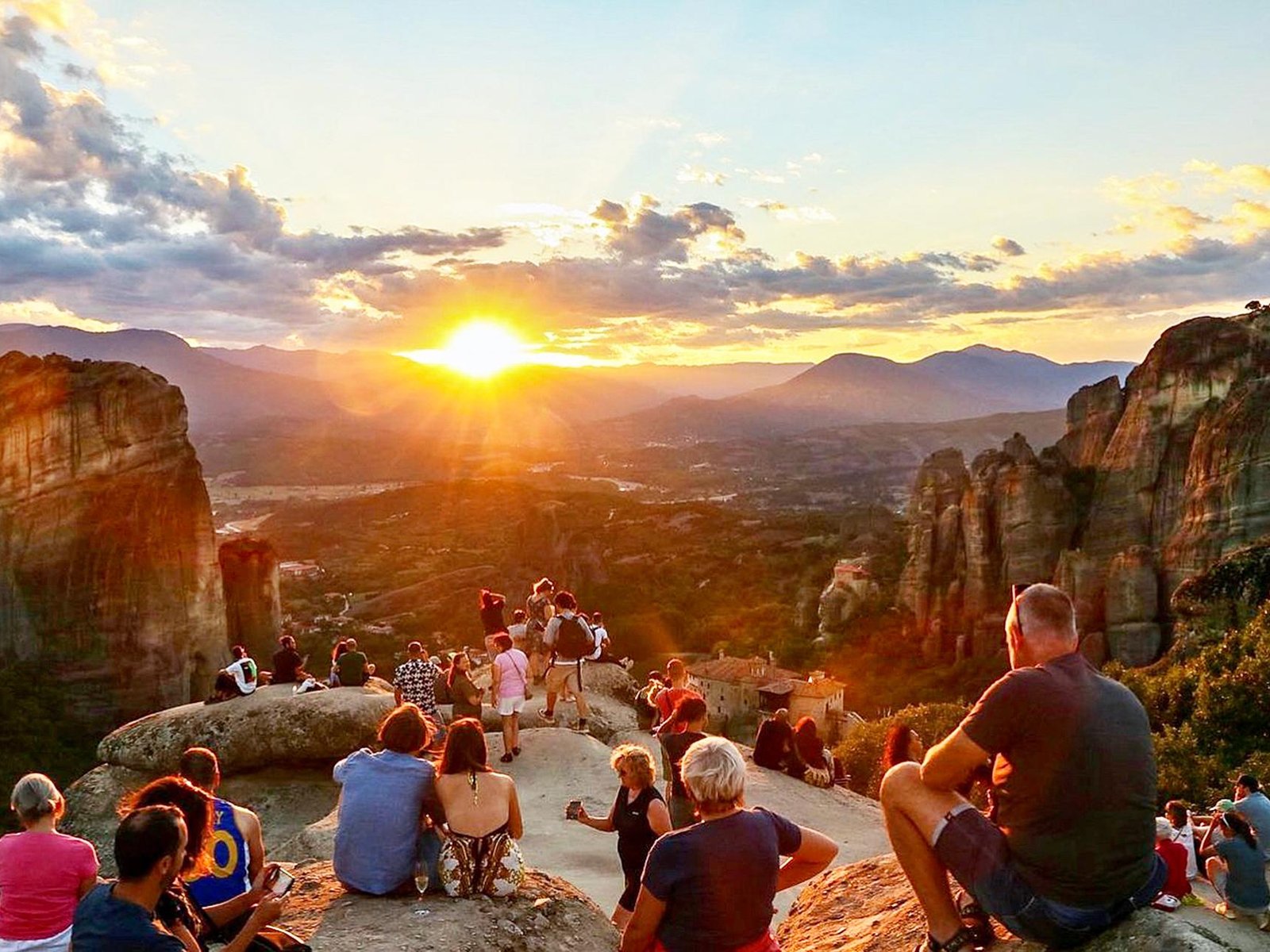 2 Days in Meteora with Guided Tours and Hotel Stay