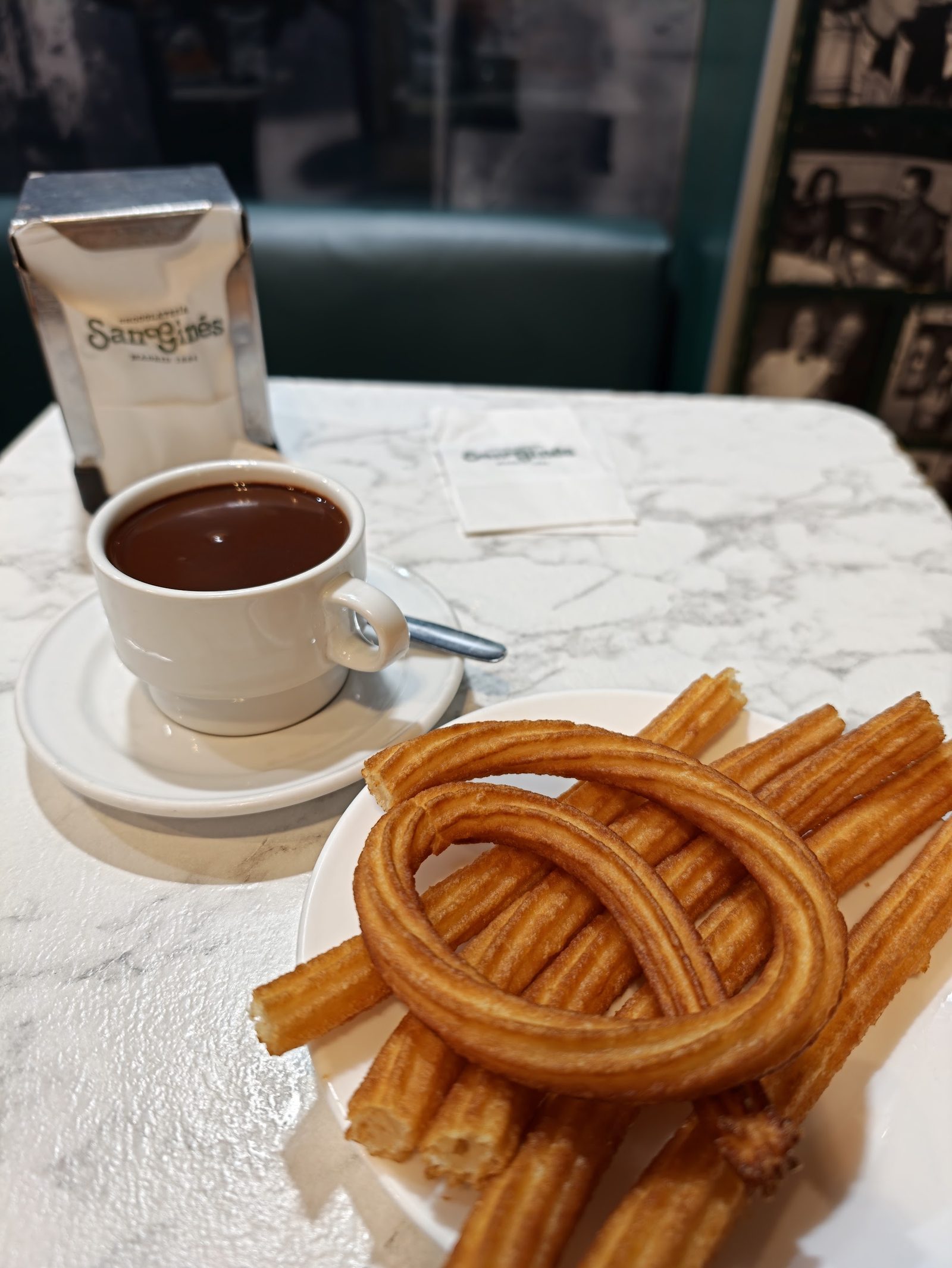 Chocolatería San Ginés