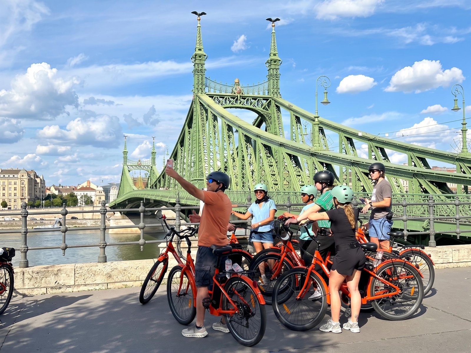 Historical E-Bike & Bike Tour with Local Guide