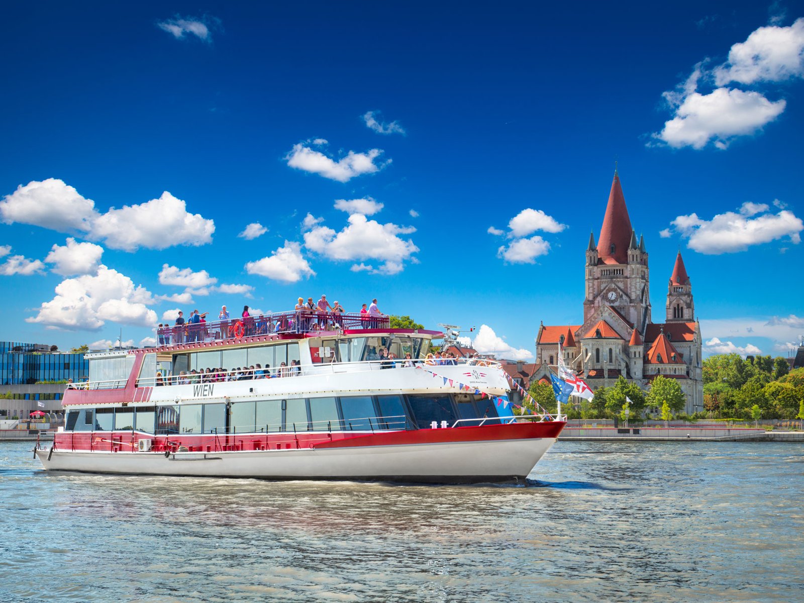 Danube River Cruise with Viennese Specialties