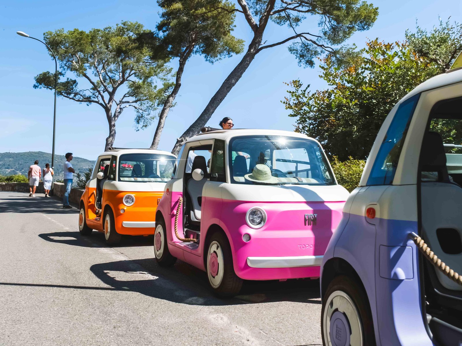 Follow a live guide in an electric mini Fiat on the French Riviera