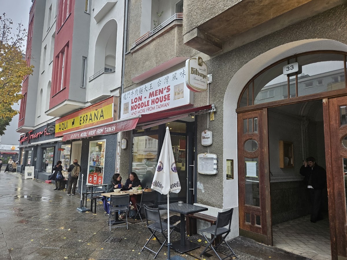 Lon Men's Noodle House