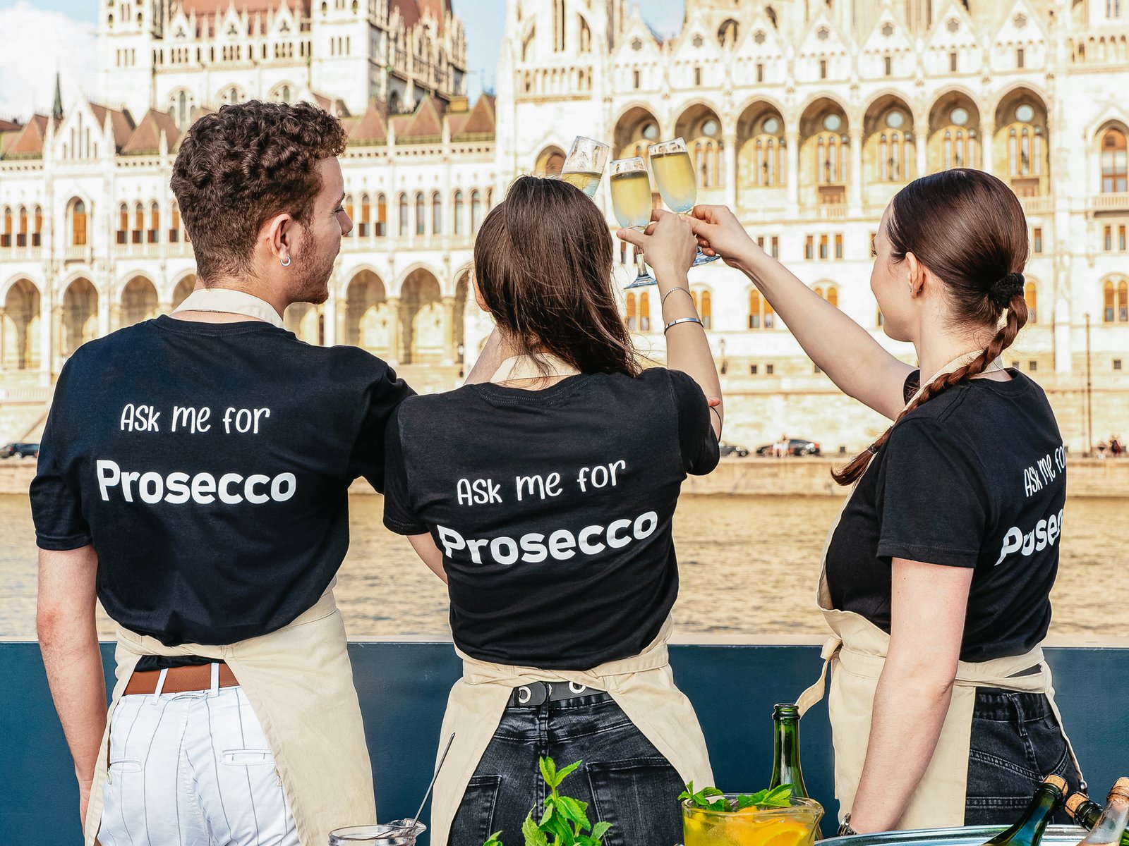 Unlimited Prosecco, Beer, Aperol & Limoncello Spritz Cruise