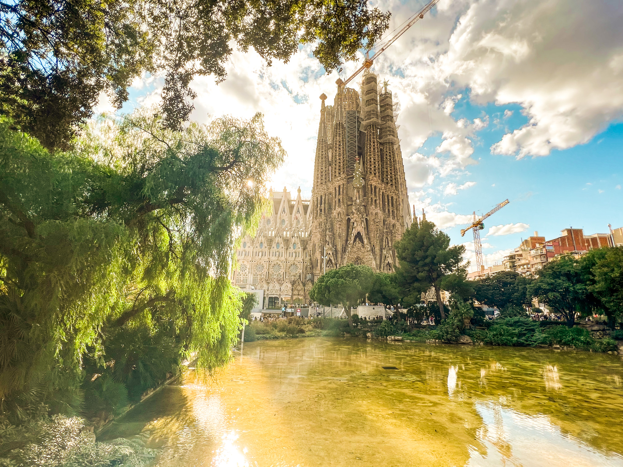 Sagrada Familia, Park Güell & Gothic Quarter Tour