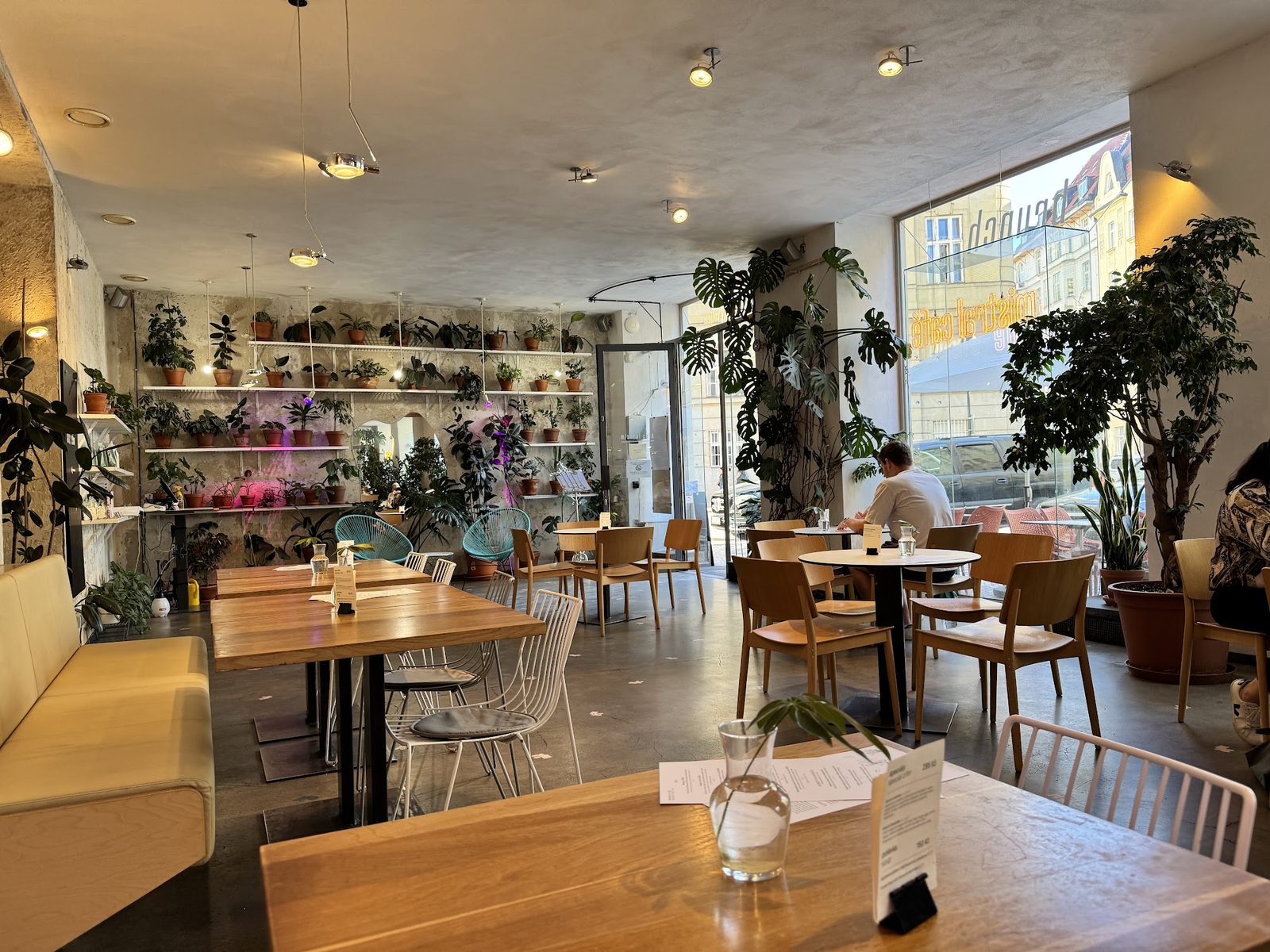 Mistral Cafe