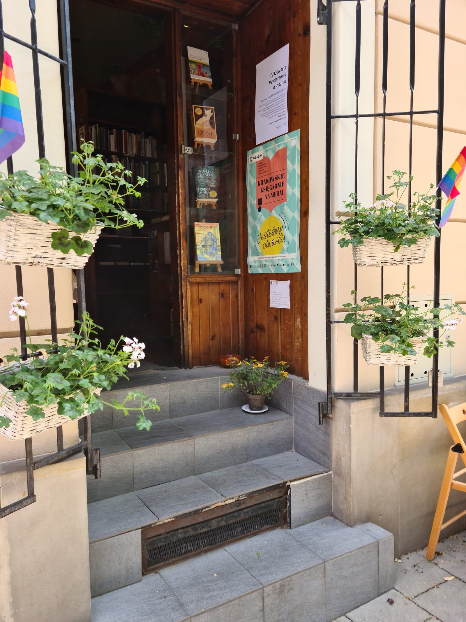 Massolit Books & Café