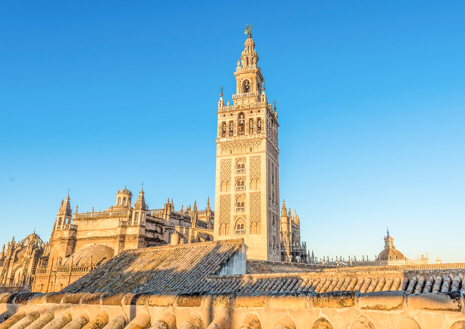 Seville Cathedral & Giralda Tower: Fast-Track Guided Tour