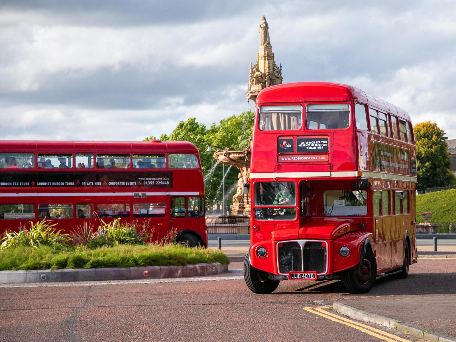 Vintage Bus Tour with Afternoon Tea or Gin