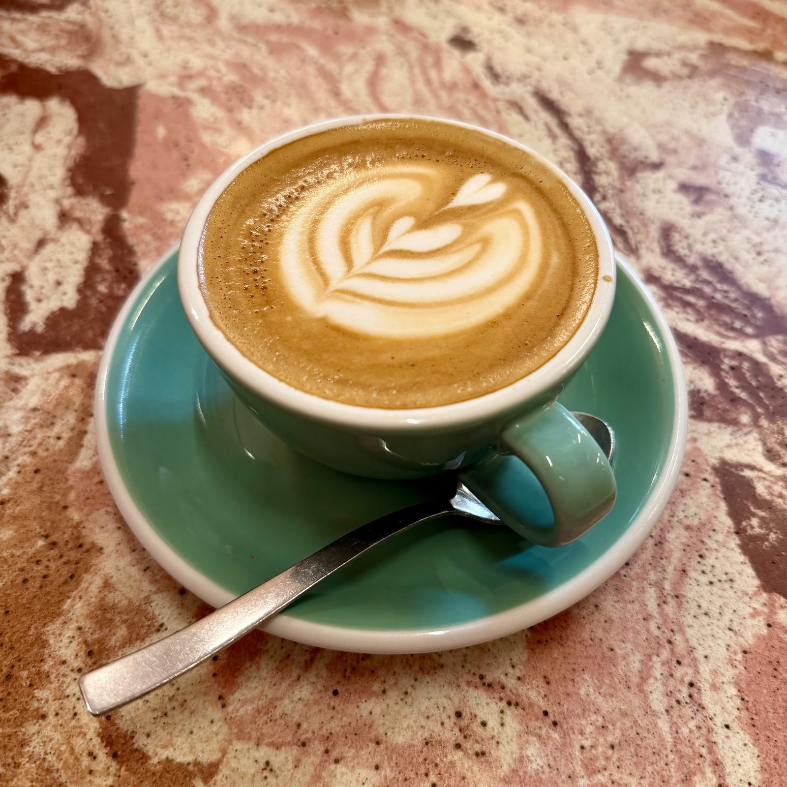 NOWHERE - BISTROT & SPECIALTY COFFEE