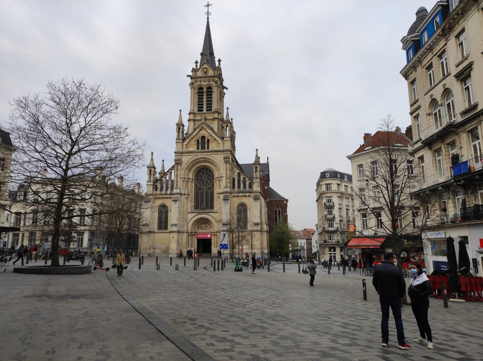 Parvis de Saint-Gilles