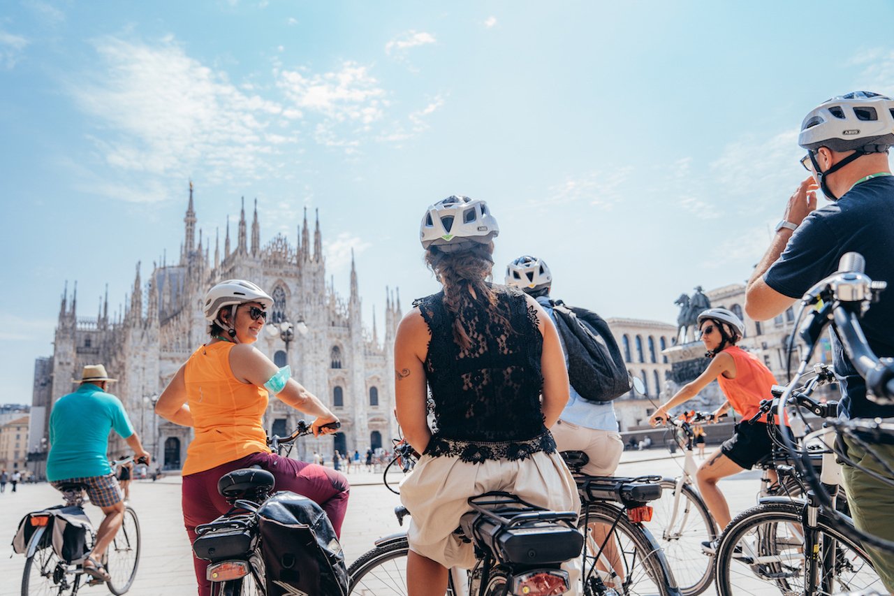City Highlights and Hidden Gems E-Bike Tour