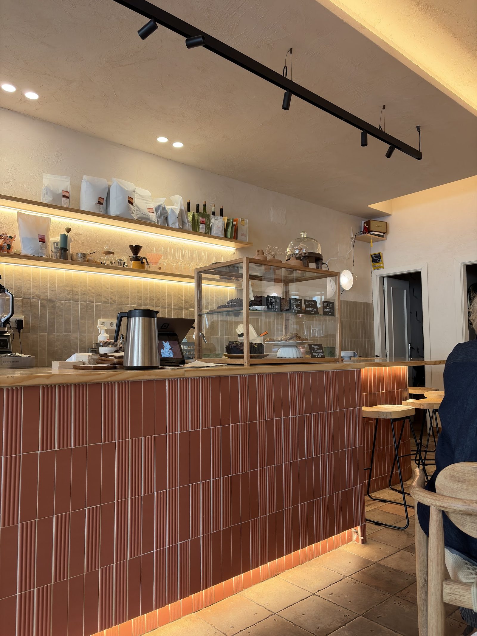 Nuna Coffee Shop