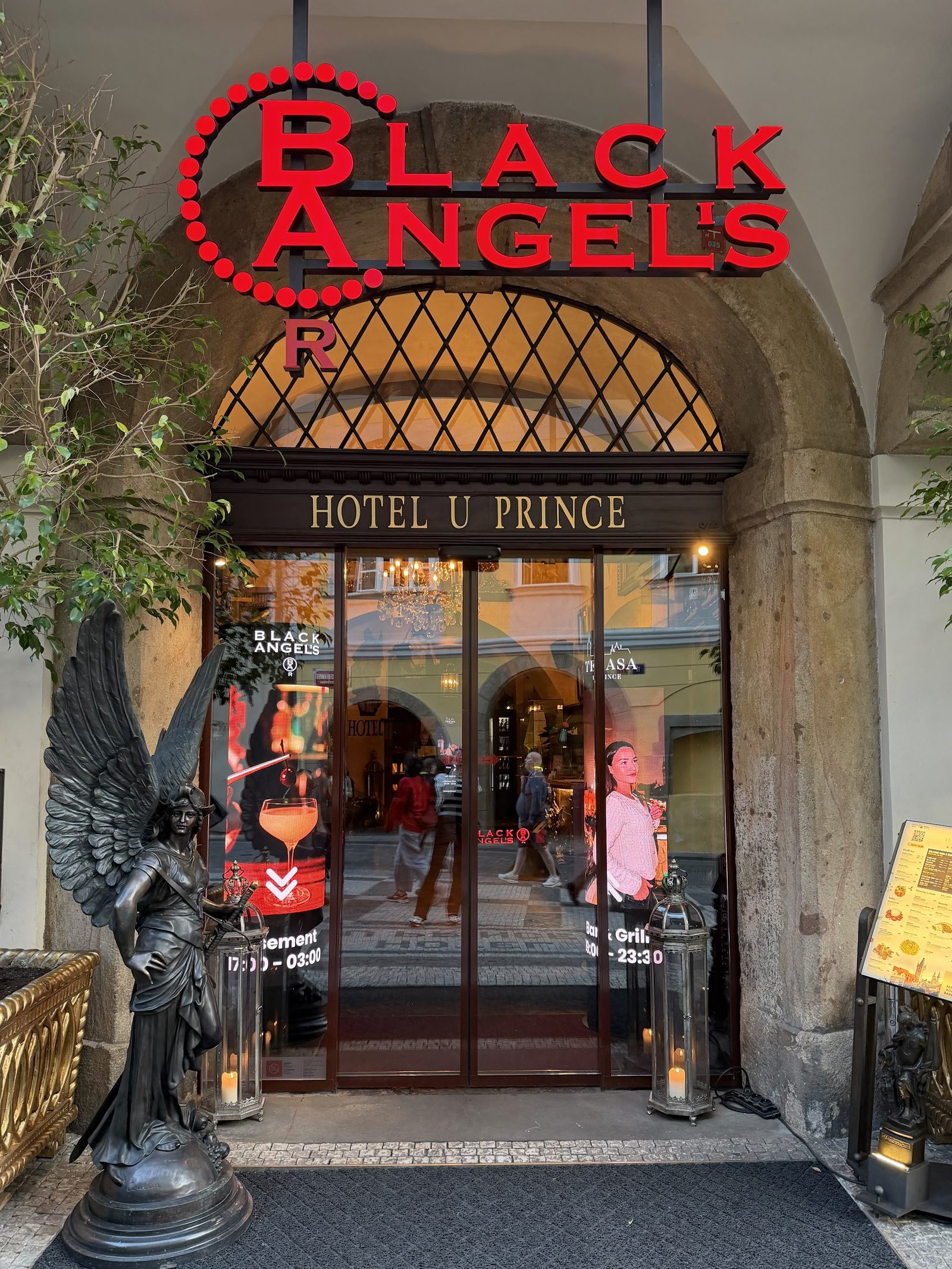 Black Angel's Bar
