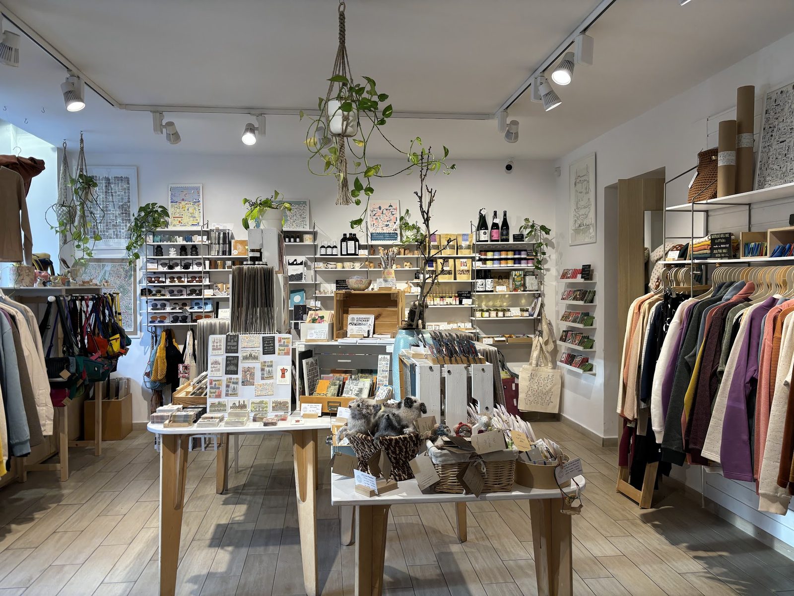 Prezent local design & gift store