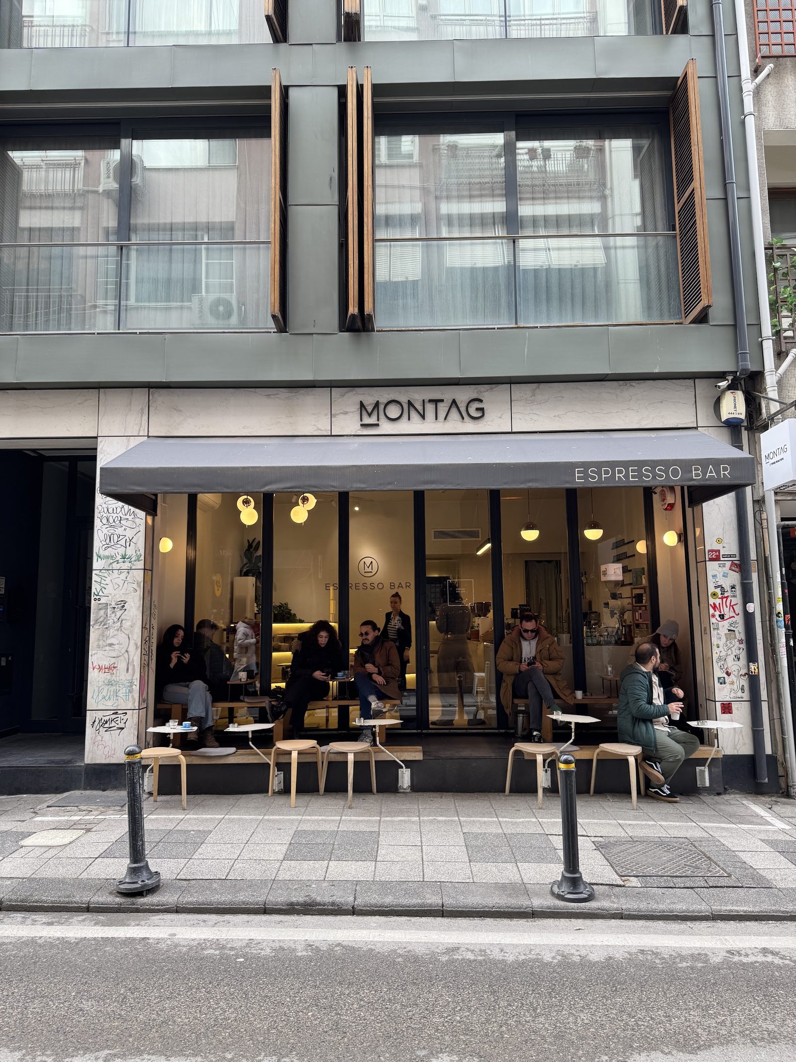 MONTAG