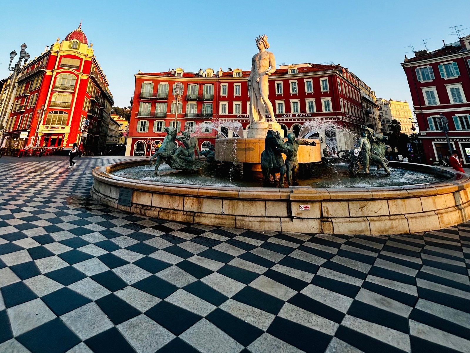 Old Town & Promenade Walking Tour in English