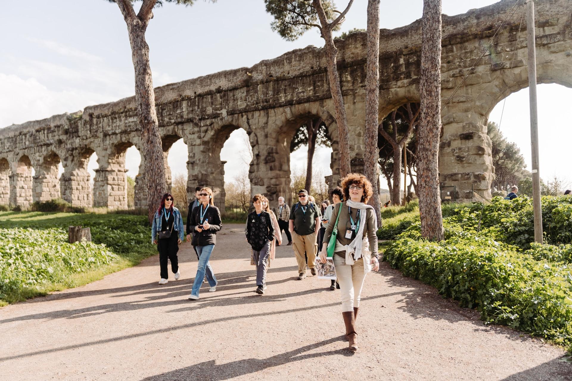 Catacombs Appian Way & Aqueducts Tour with Transport