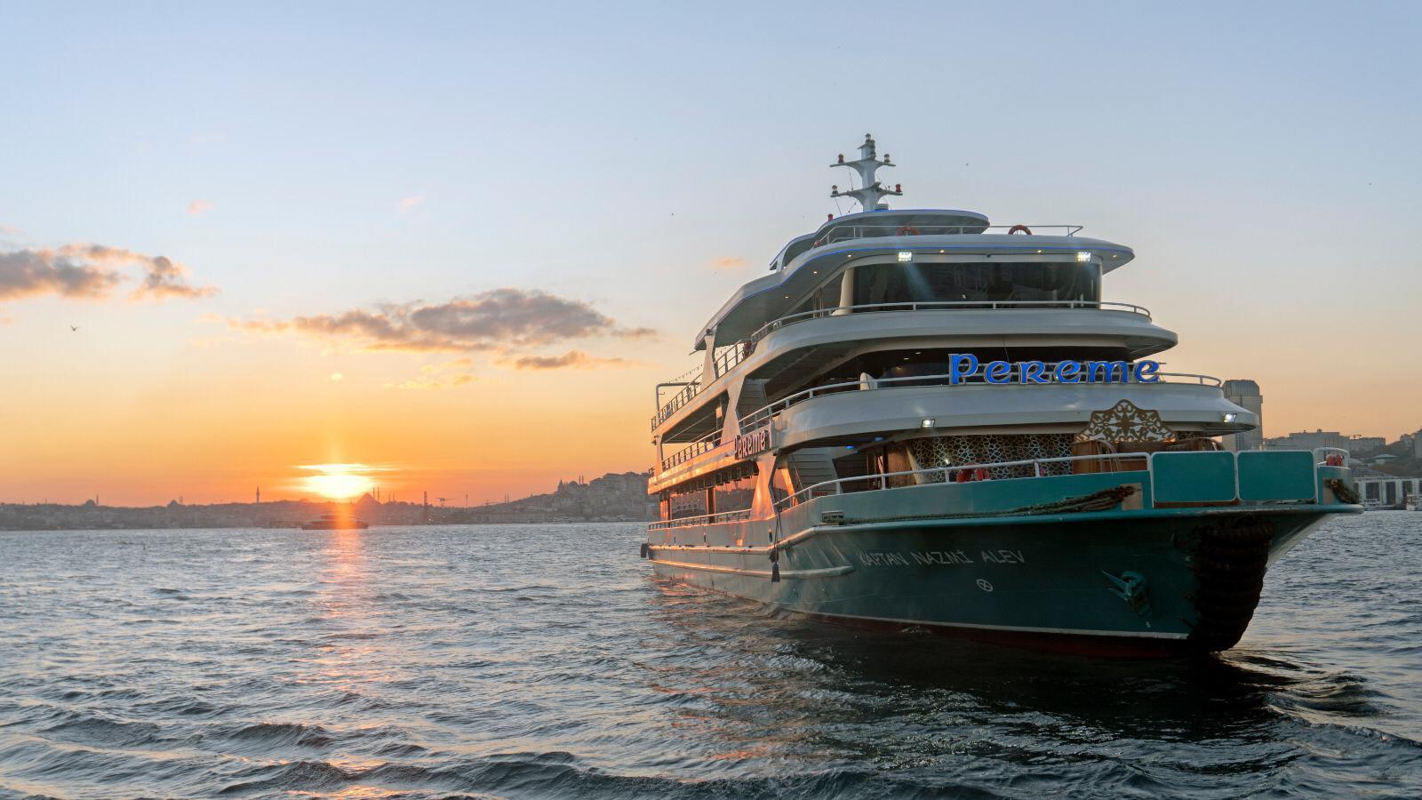 Bosphorus Sunset & Day Time Cruise, Drinks & Snack