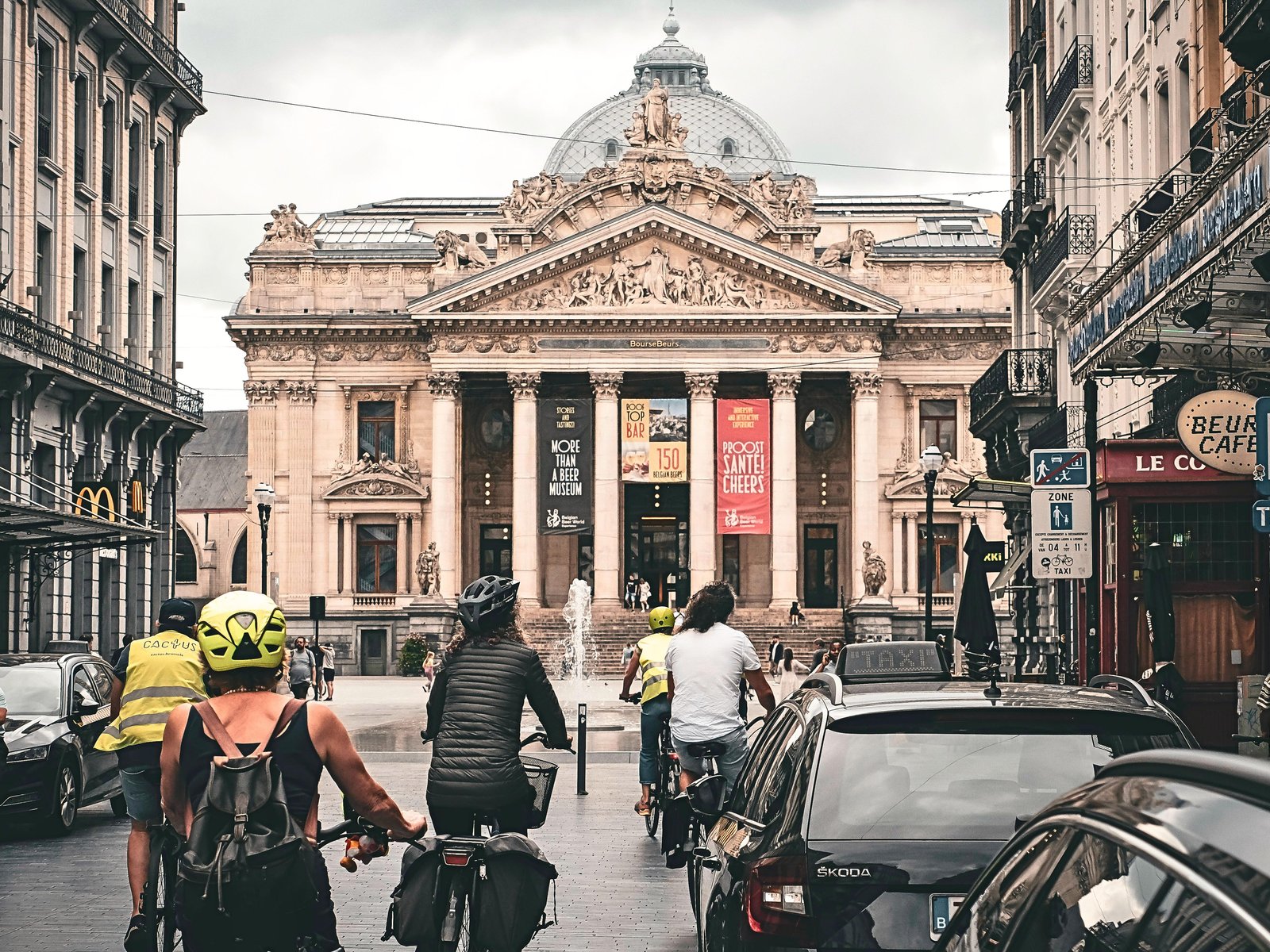 Brussels Bike Tour: City Highlights and Hidden Gems