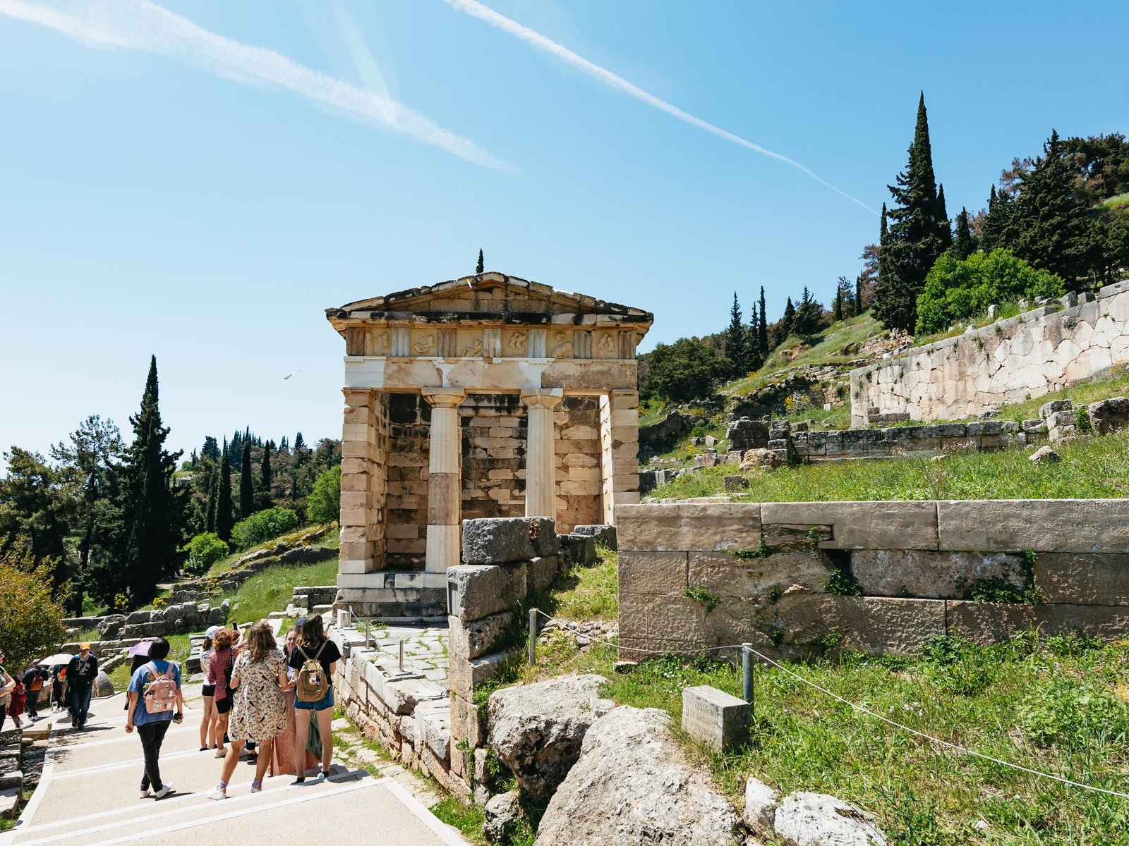 Mythology of Delphi, Museum and Arachova Guided Tour