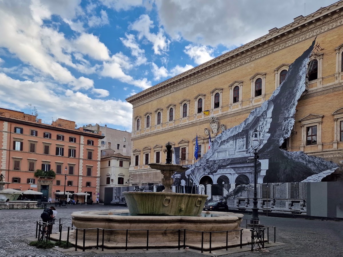 Piazza Farnese