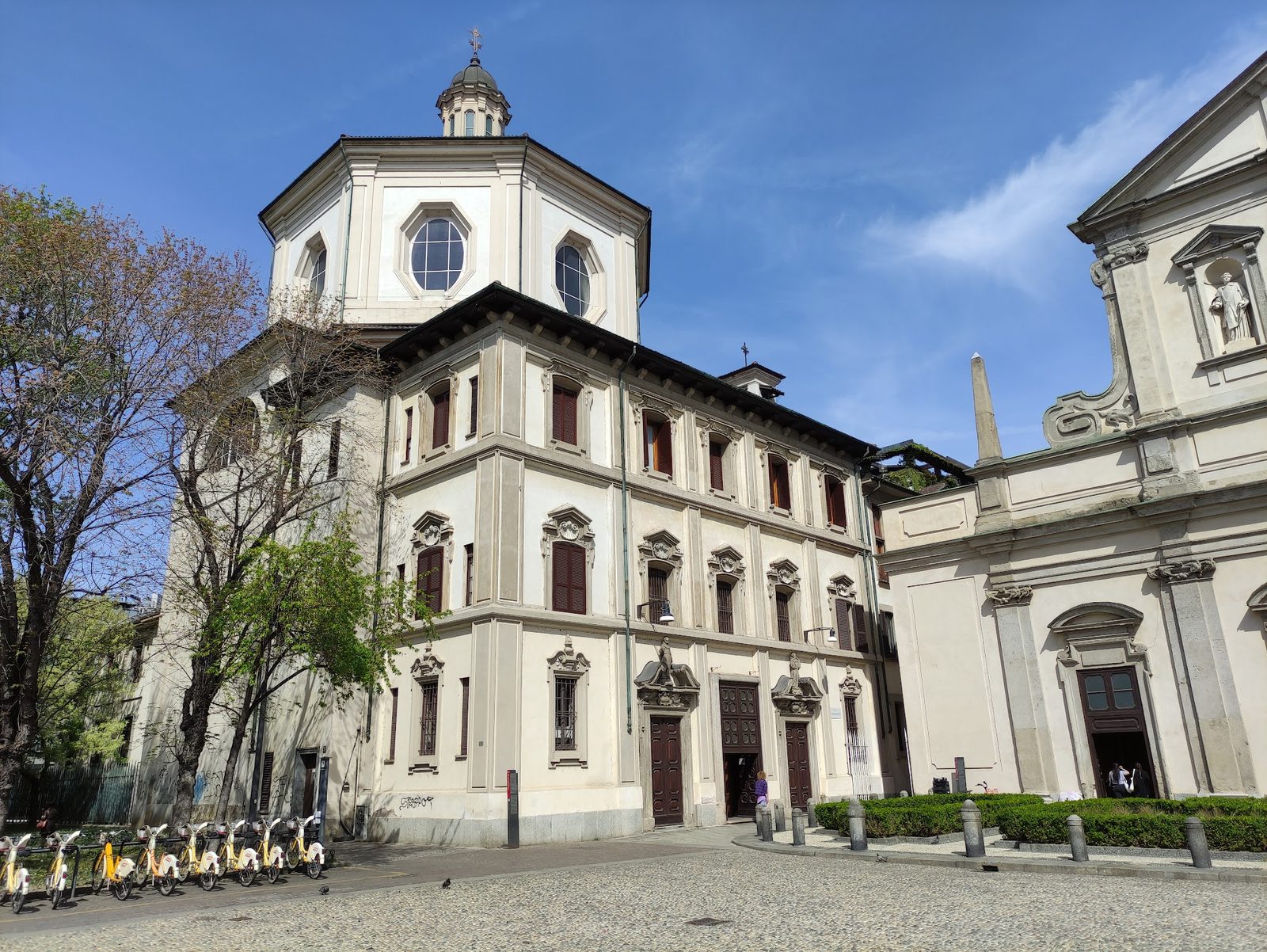 Santuario di San Bernardino alle Ossa