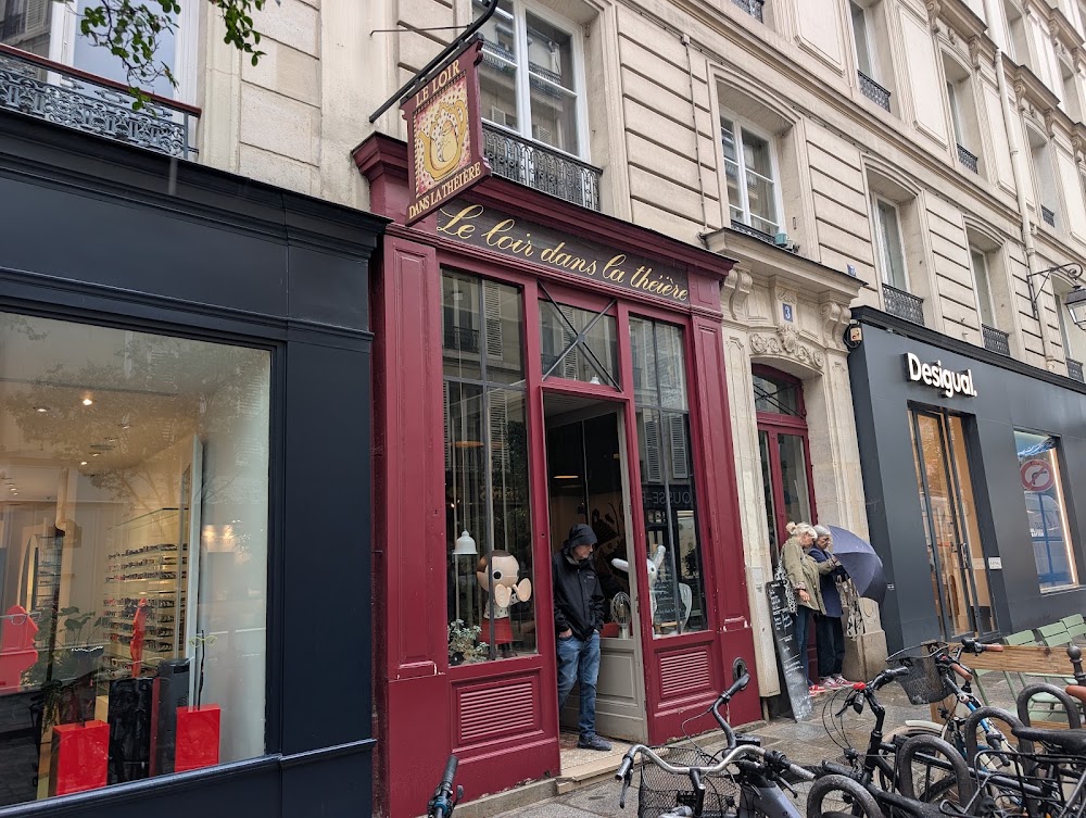 Le Loir in the Teapot
