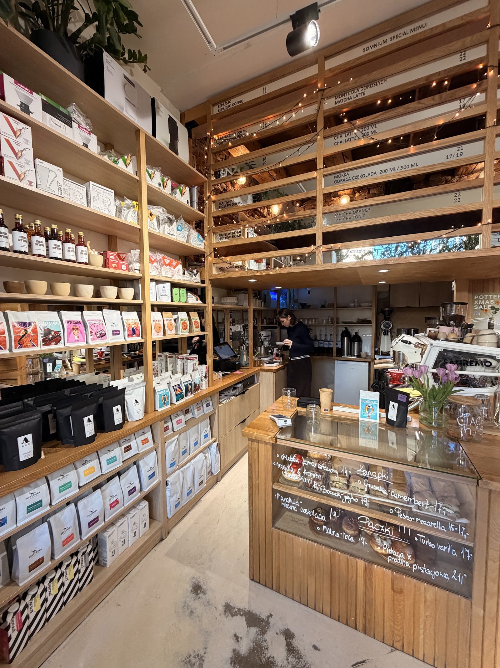 Somnium Cafe Bar