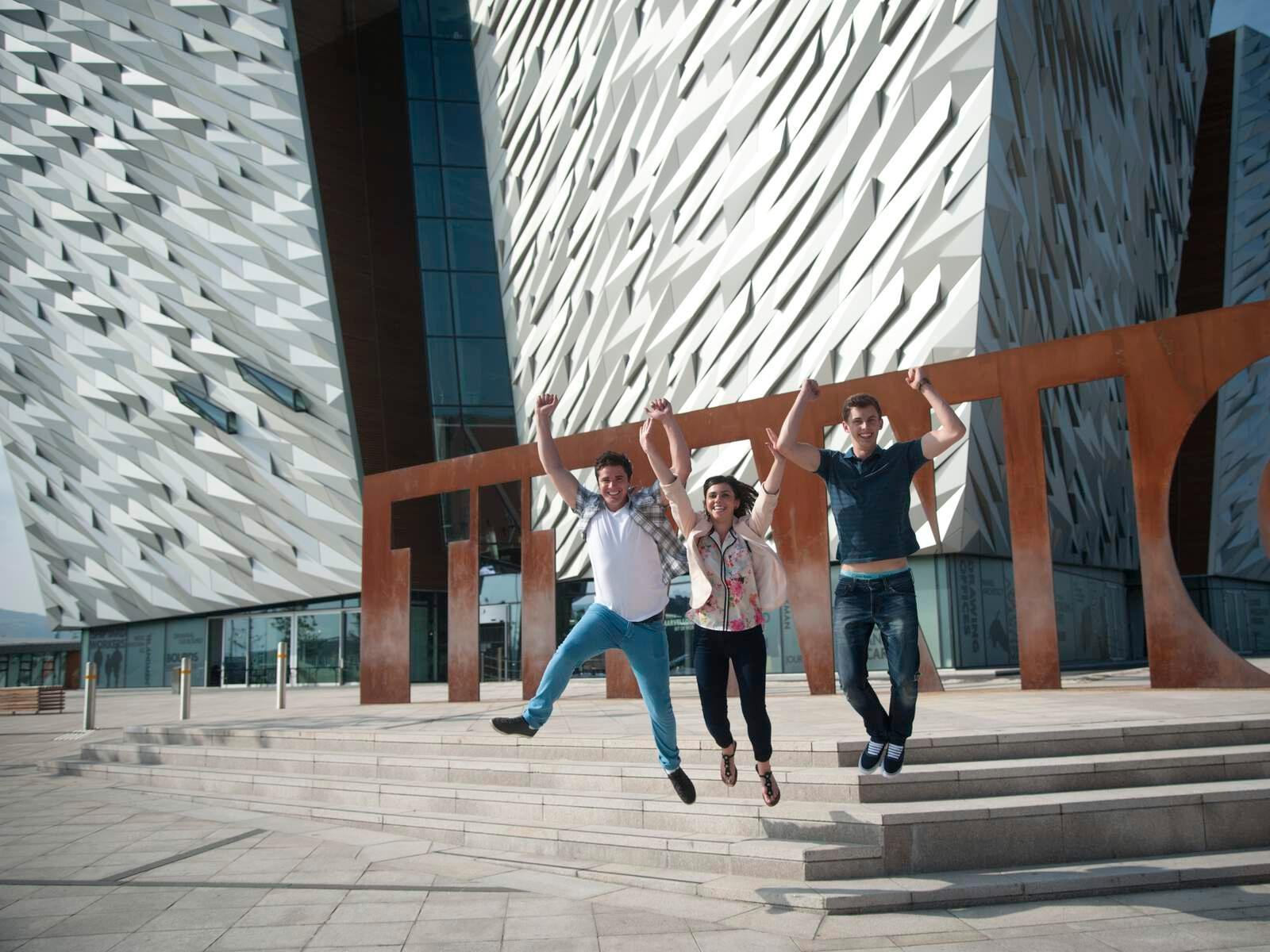 Giant's Causeway, Dark Hedges & Titanic Guided Tour