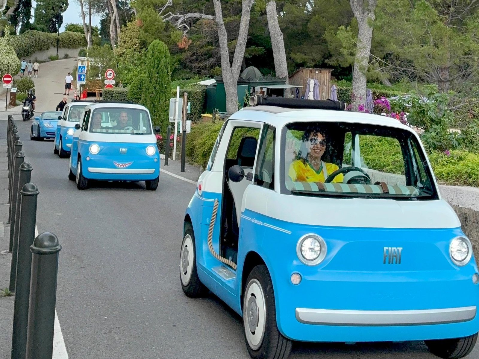 Self-Drive electric Car with Guide and Scenic Views