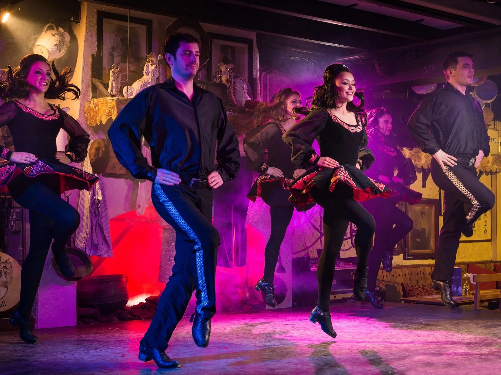 Irish Dinner & Dance Show at Johnnie Fox’s